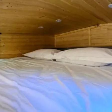 Tuscan Tiny House By Tiny Away בית נופש Forcoli